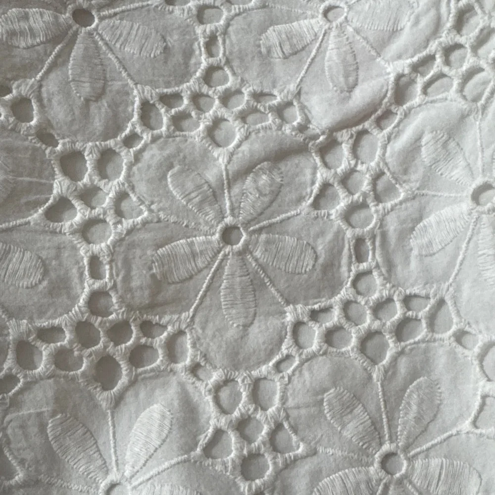 Lilly Pulitzer Ivory Floral Lace Intimate - Picture 4 of 10